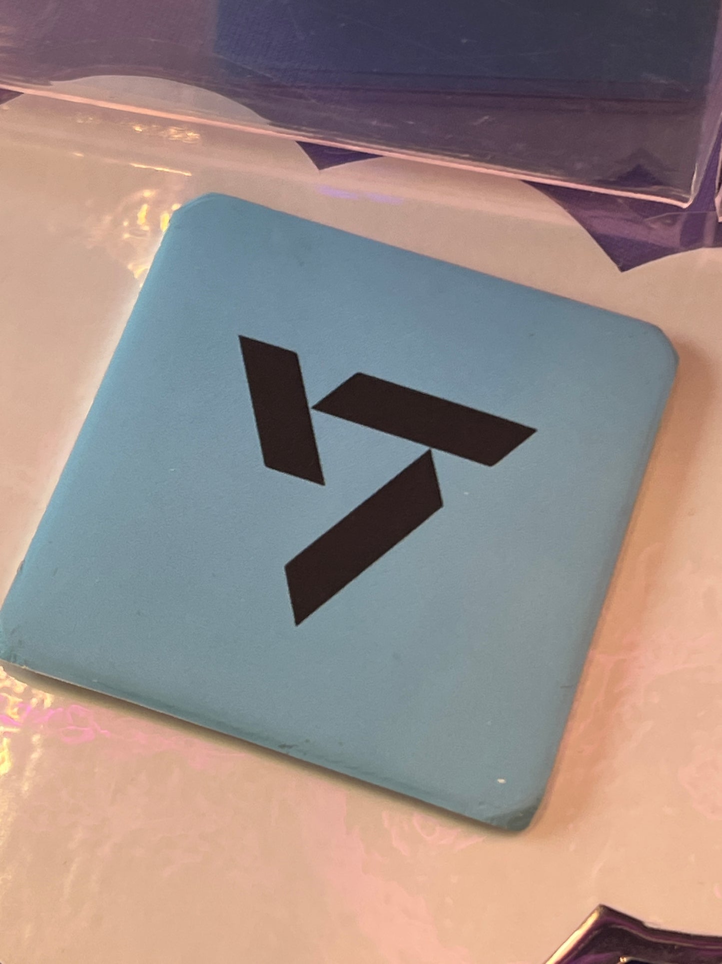 Magnet/button
